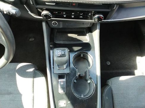 Used 2021 Nissan Rogue S FWD image 10