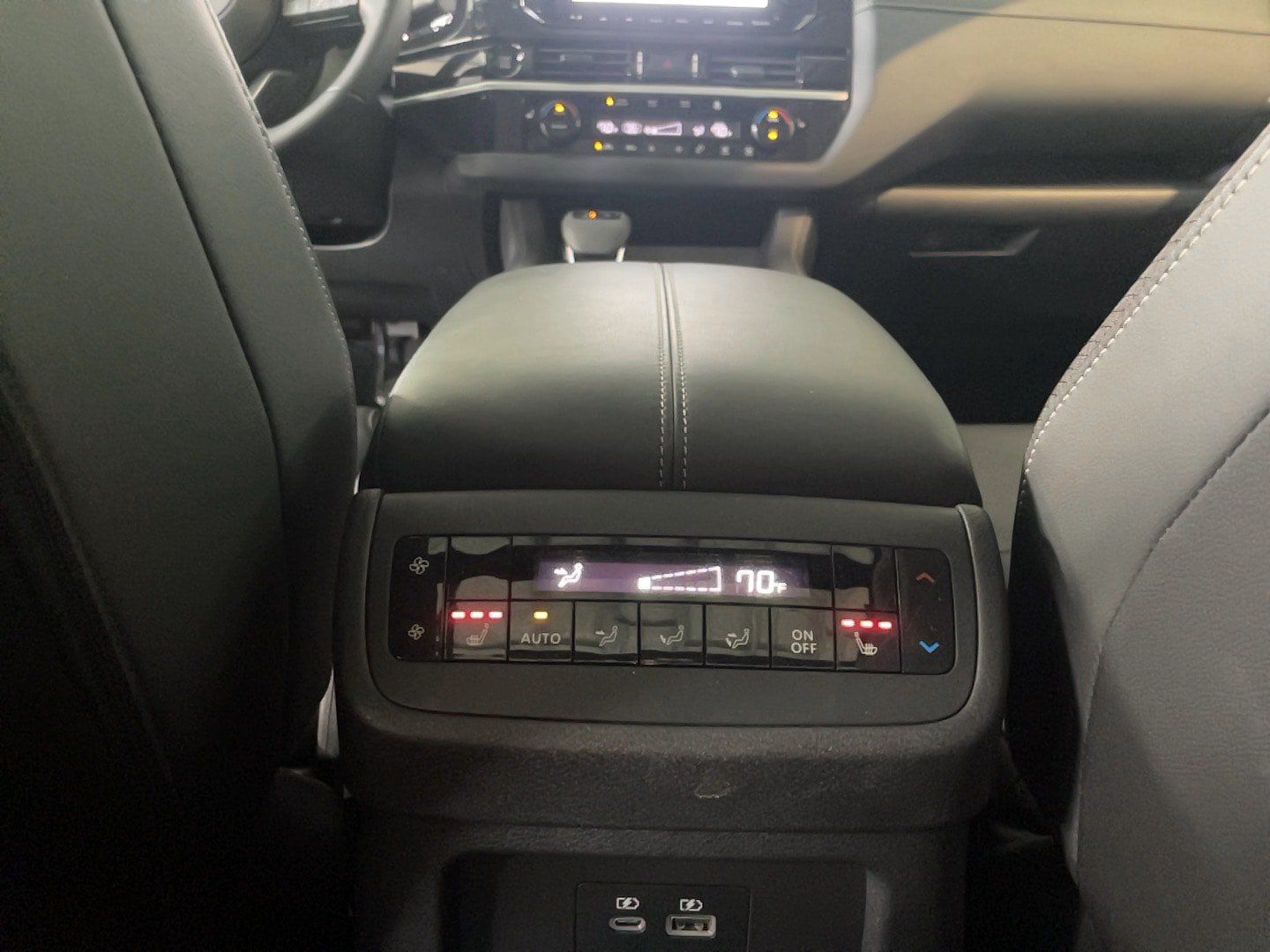 Used 2025 Nissan Pathfinder SL w/ SL Premium Package AWD/4WD image 9