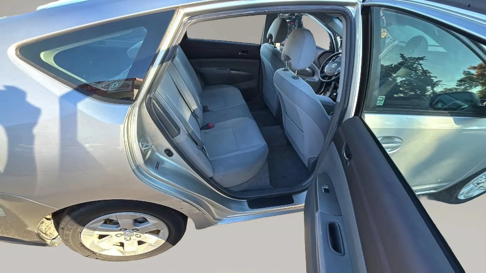 Used 2005 Toyota Prius FWD image 37
