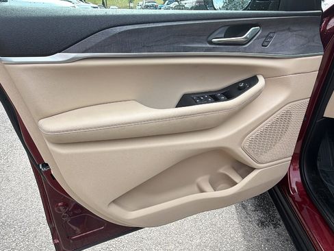 Used 2024 Jeep Grand Cherokee L Limited w/ Black Appearance Package image 14