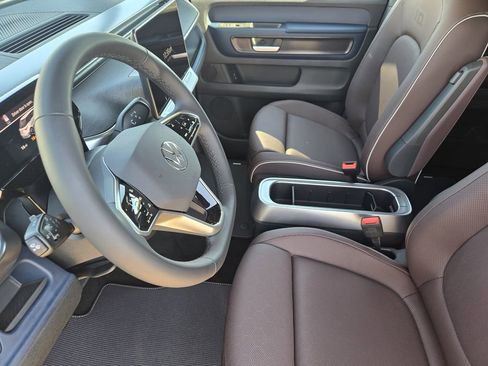 New 2025 Volkswagen ID. Buzz Pro S image 9