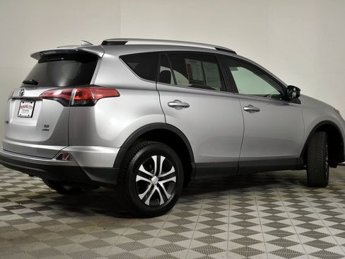 Used 2016 Toyota RAV4 LE image 4