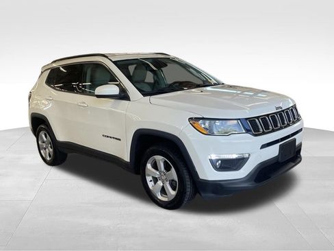 Used 2020 Jeep Compass Latitude w/ Cold Weather Group AWD/4WD image 38