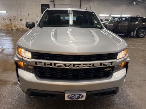 Used 2022 Chevrolet Silverado 1500 Custom image 2
