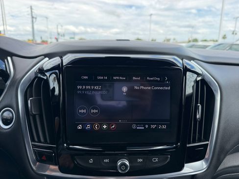 Used 2022 Chevrolet Traverse LT image 28
