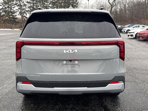New 2026 Kia Carnival EX FWD image 6