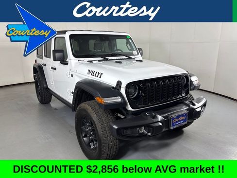 Used 2025 Jeep Wrangler Unlimited Sport AWD/4WD image 1
