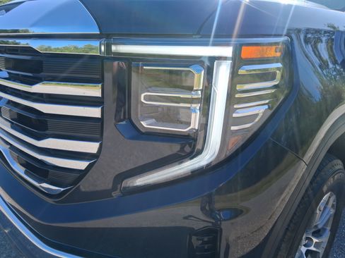 Used 2025 GMC Sierra 1500 SLT AWD/4WD image 9