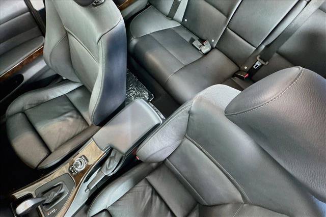 Used 2010 BMW 335i Sedan RWD image 19