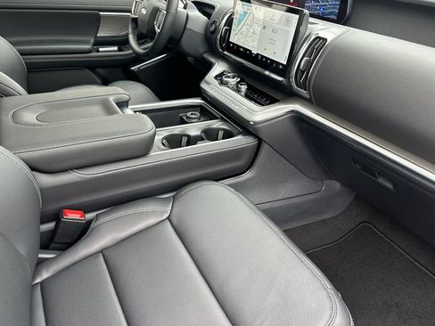 New 2027 Ford Expedition Platinum w/ Driver's Package AWD/4WD image 13