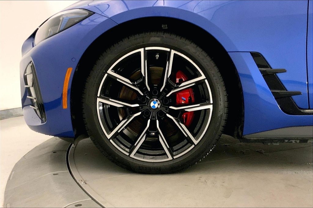 Used 2026 BMW i4 xDrive40i AWD/4WD image 8