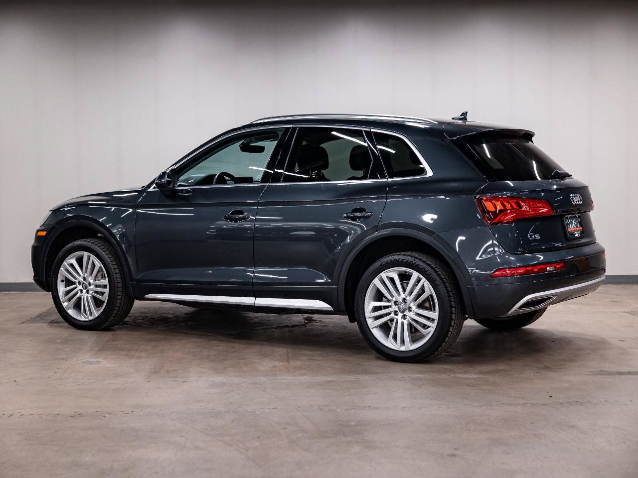Used 2018 Audi Q5 2.0T Premium Plus w/ Premium Plus Package AWD/4WD image 3