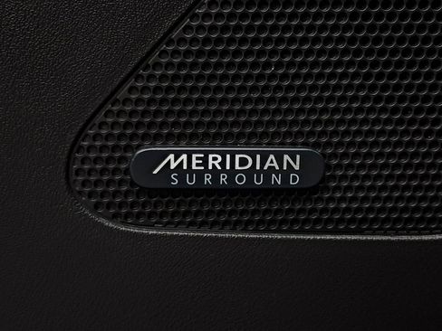 Used 2019 Jaguar F-PACE S image 19