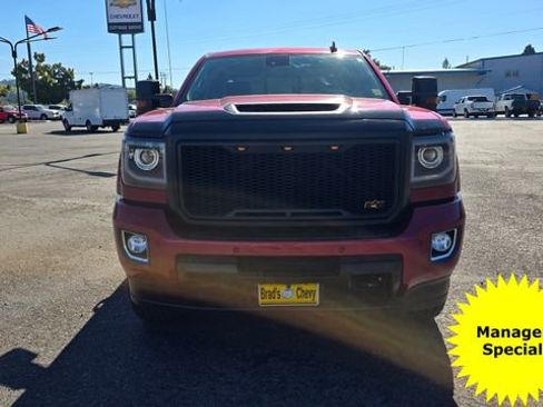 Used 2018 GMC Sierra 2500 Denali image 2