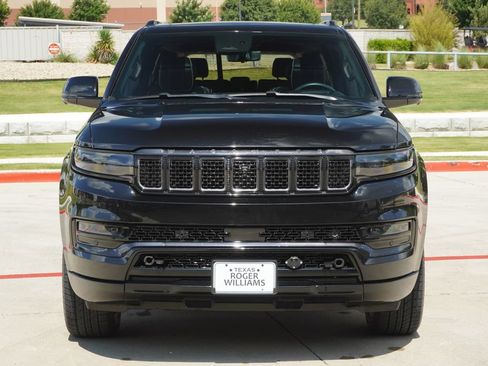 Used 2024 Jeep Grand Wagoneer Series III w/ Rear Seat Video Group 1 AWD/4WD image 8