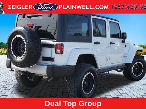 Used 2012 Jeep Wrangler Unlimited Sahara w/ Dual Top Group AWD/4WD image 5
