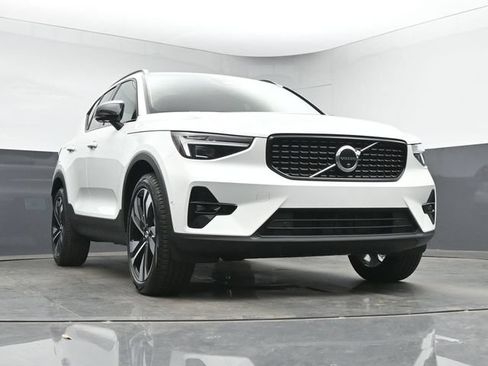 New 2026 Volvo XC40 B5 Plus w/ Climate Package AWD/4WD image 36