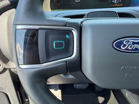 Used 2025 Ford Expedition Active AWD/4WD image 26