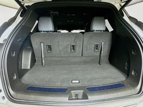 Used 2023 Buick Enclave Essence image 30