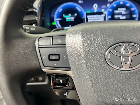 Used 2025 Toyota Camry XSE image 18