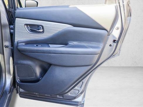 Used 2018 Nissan Murano SV w/ Premium Package image 29