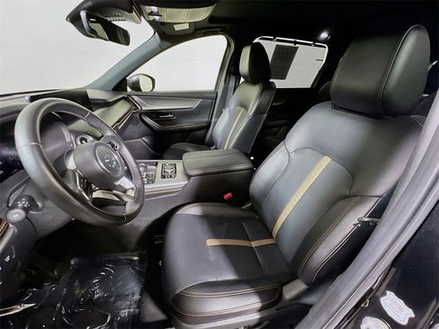 Used 2025 MAZDA CX-90 3.3 Turbo w/ Premium Plus Pkg image 18
