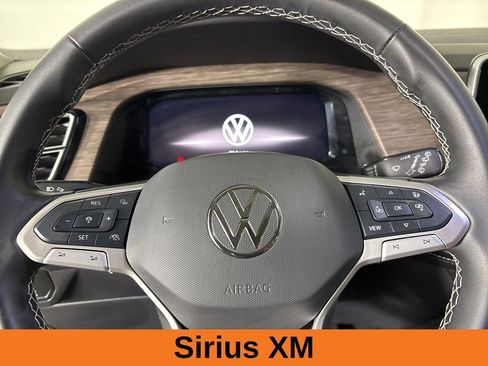 Used 2025 Volkswagen Atlas SEL image 13