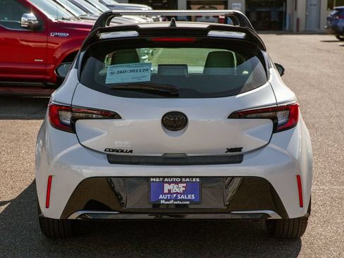 Used 2025 Toyota Corolla XSE FWD image 5