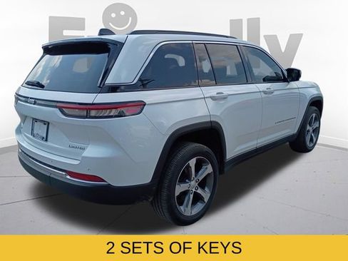 Used 2025 Jeep Grand Cherokee Limited AWD/4WD image 7
