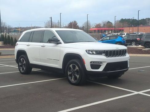 Used 2022 Jeep Grand Cherokee Limited 4xe w/ Luxury Tech Group II AWD/4WD image 15