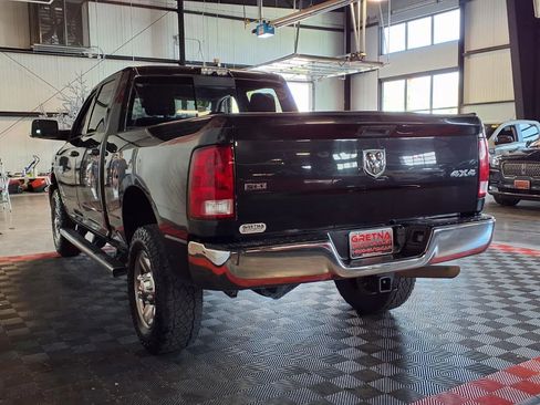 Used 2018 RAM 3500 SLT AWD/4WD image 3