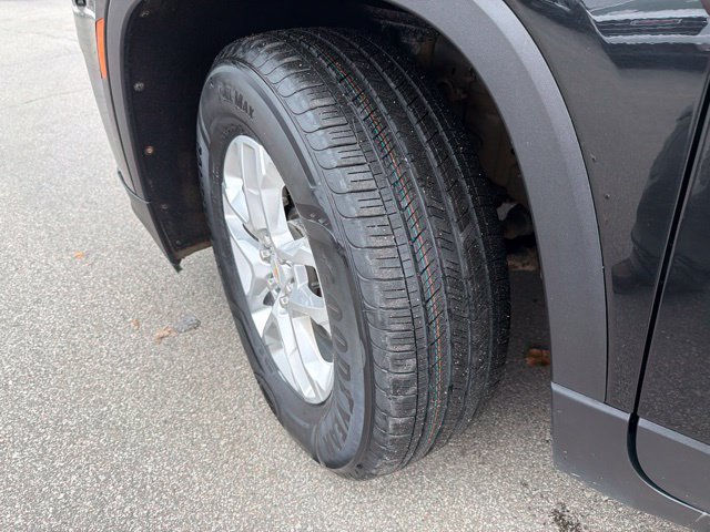 Used 2023 Chevrolet Traverse LS w/ Safety Package AWD/4WD image 10