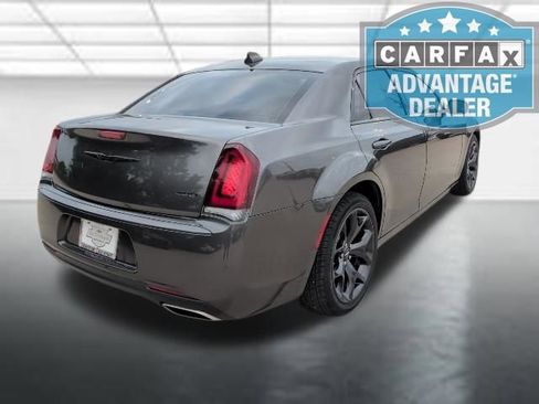 Used 2023 Chrysler 300 Touring w/ Sport Appearance Package RWD image 28