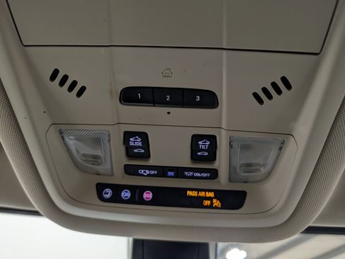 Used 2021 GMC Acadia Denali w/ Denali Technology Package image 27