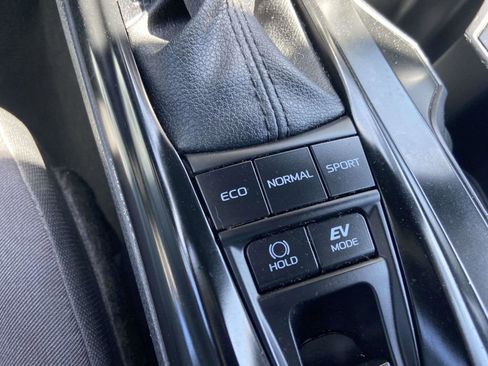 Used 2025 Toyota Camry LE image 23