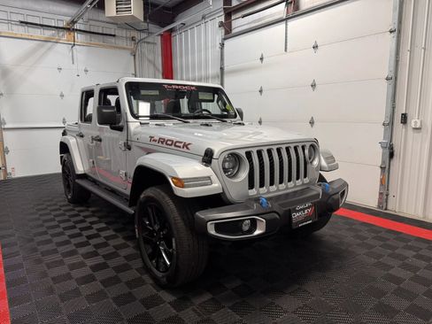 Used 2023 Jeep Wrangler Unlimited Sahara AWD/4WD image 47