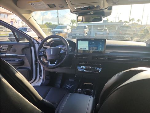 New 2026 Lincoln Corsair Premiere image 22