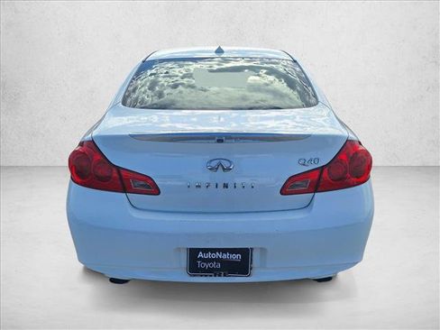 Used 2015 INFINITI Q40 w/ Navigation Package RWD image 6