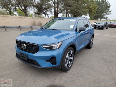 Used 2024 Volvo XC40 B5 Core