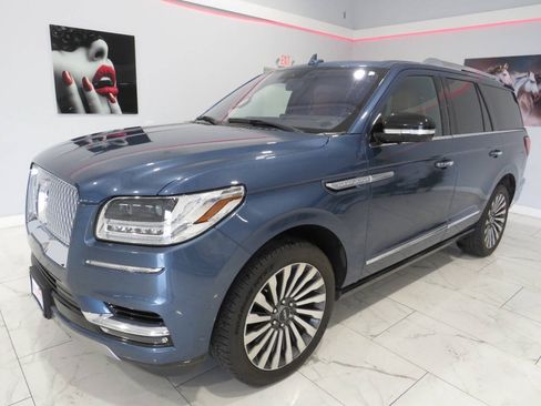 Used 2018 Lincoln Navigator Reserve w/ Technology Package AWD/4WD image 8