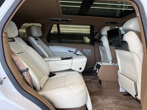 New 2026 Land Rover Range Rover SV AWD/4WD image 12