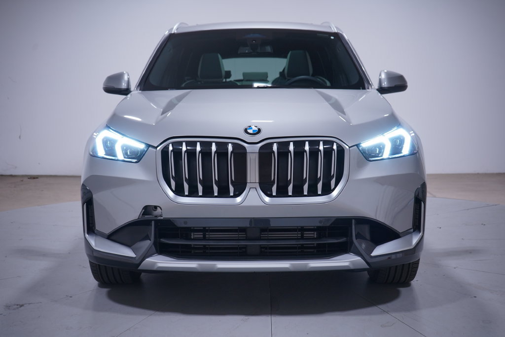 Used 2026 BMW X1 xDrive28i w/ Convenience Package AWD/4WD image 4