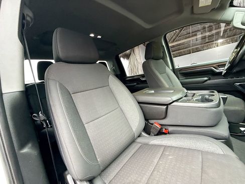 Used 2024 Chevrolet Silverado 3500 LT image 32