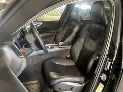 Used 2024 Volvo XC60 B5 Plus w/ Protection Package Premier AWD/4WD image 3