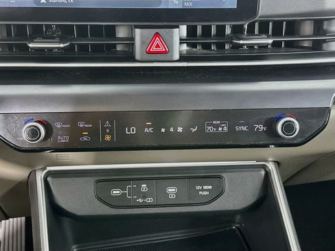 Used 2025 Kia Carnival FWD image 24