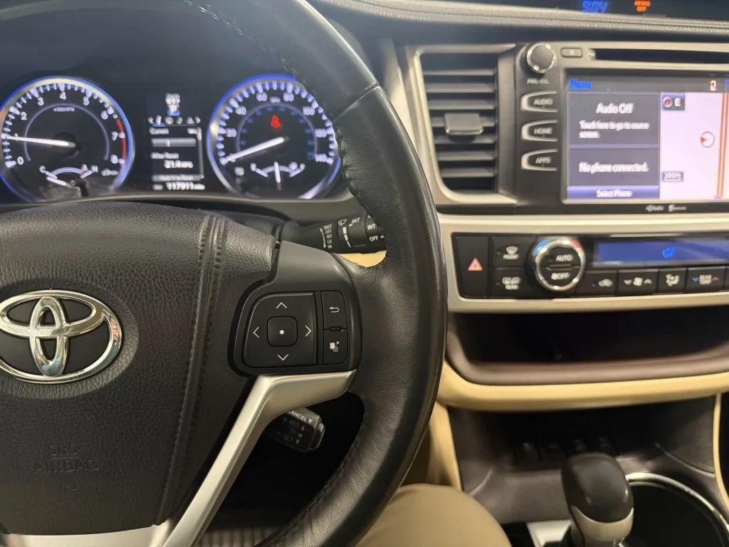 Used 2015 Toyota Highlander XLE AWD/4WD image 15