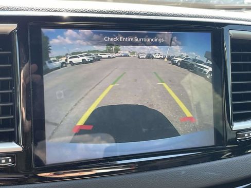 Certified 2025 Chrysler Pacifica Select FWD image 32