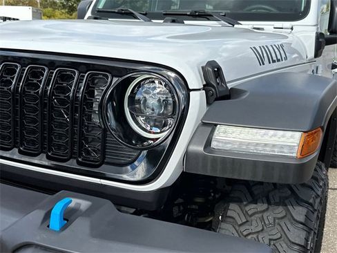 Used 2024 Jeep Wrangler Unlimited image 7