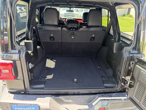 Used 2021 Jeep Wrangler Unlimited Rubicon w/ Safety Group AWD/4WD image 20