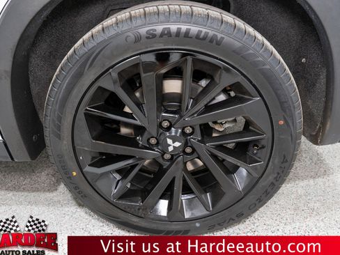 Used 2023 Mitsubishi Outlander SE Black Edition AWD/4WD image 10